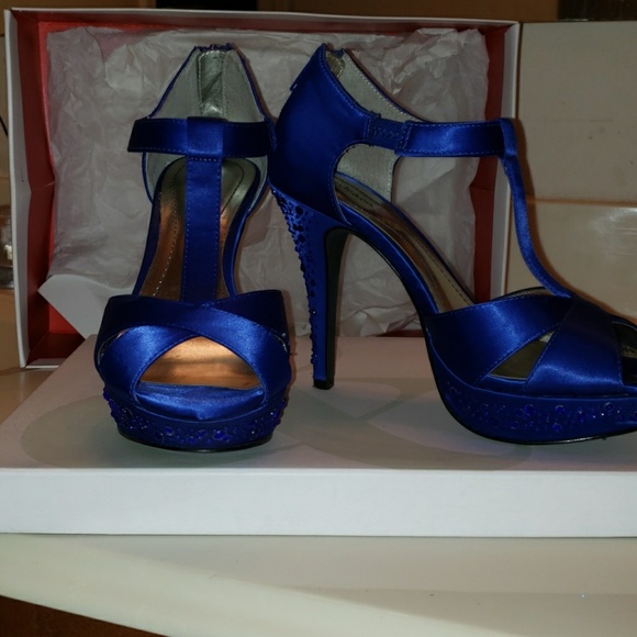 Heels - Picture 4 of 7